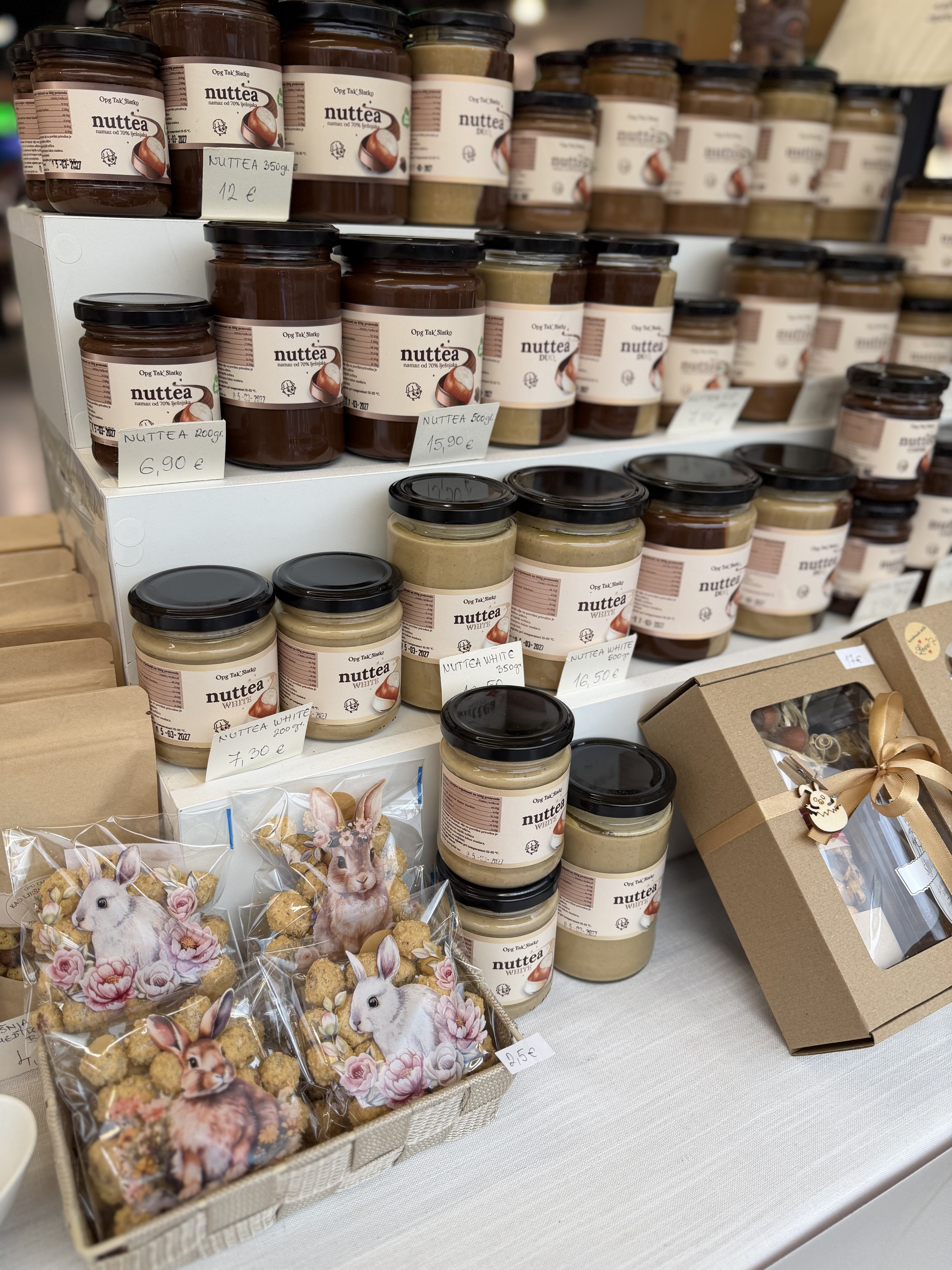 0f6e08a2 7cf4 4232 99cf db009cb8f956