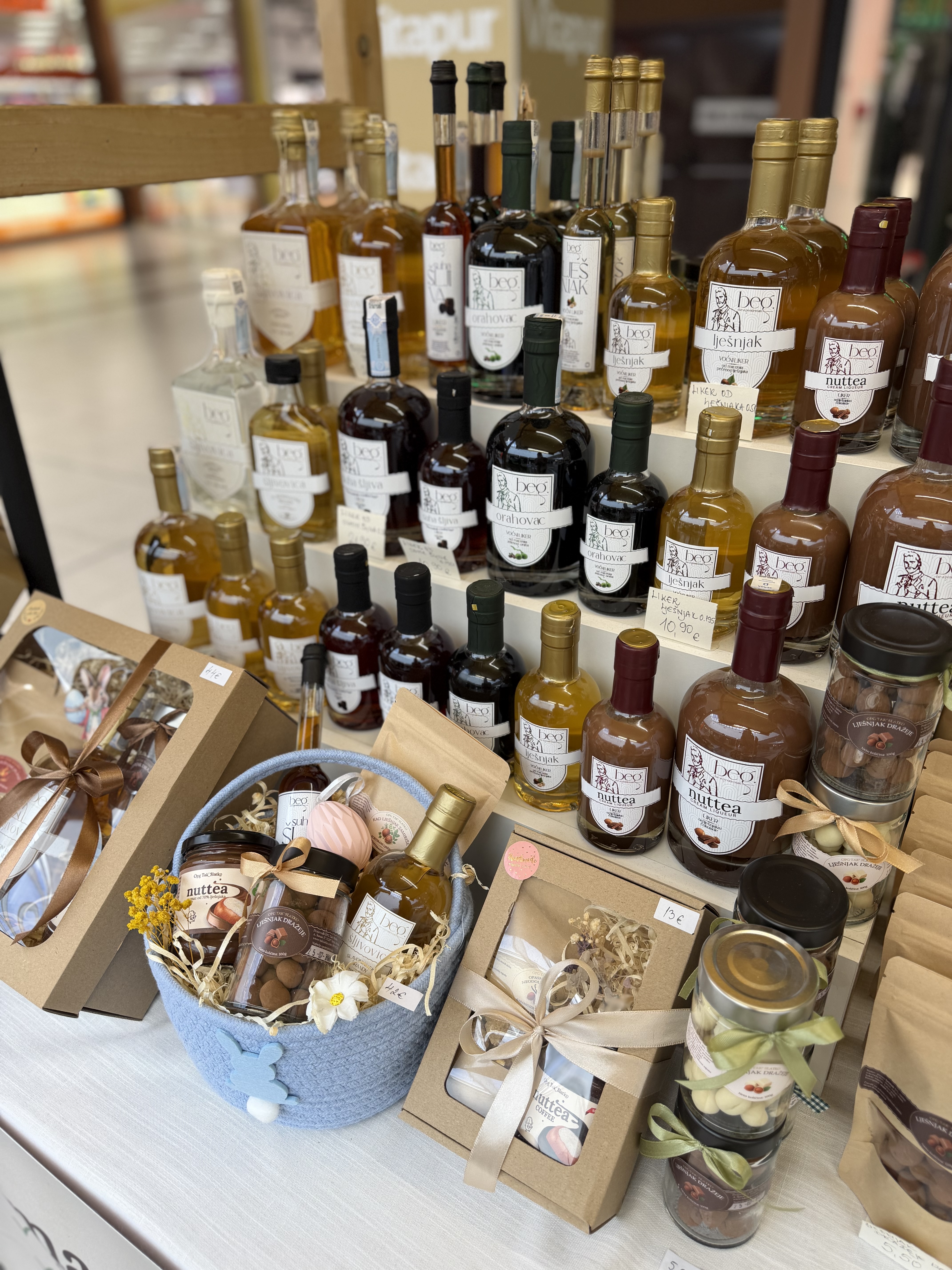 8d11259d e6e0 4d60 9fff d5ead2164faa