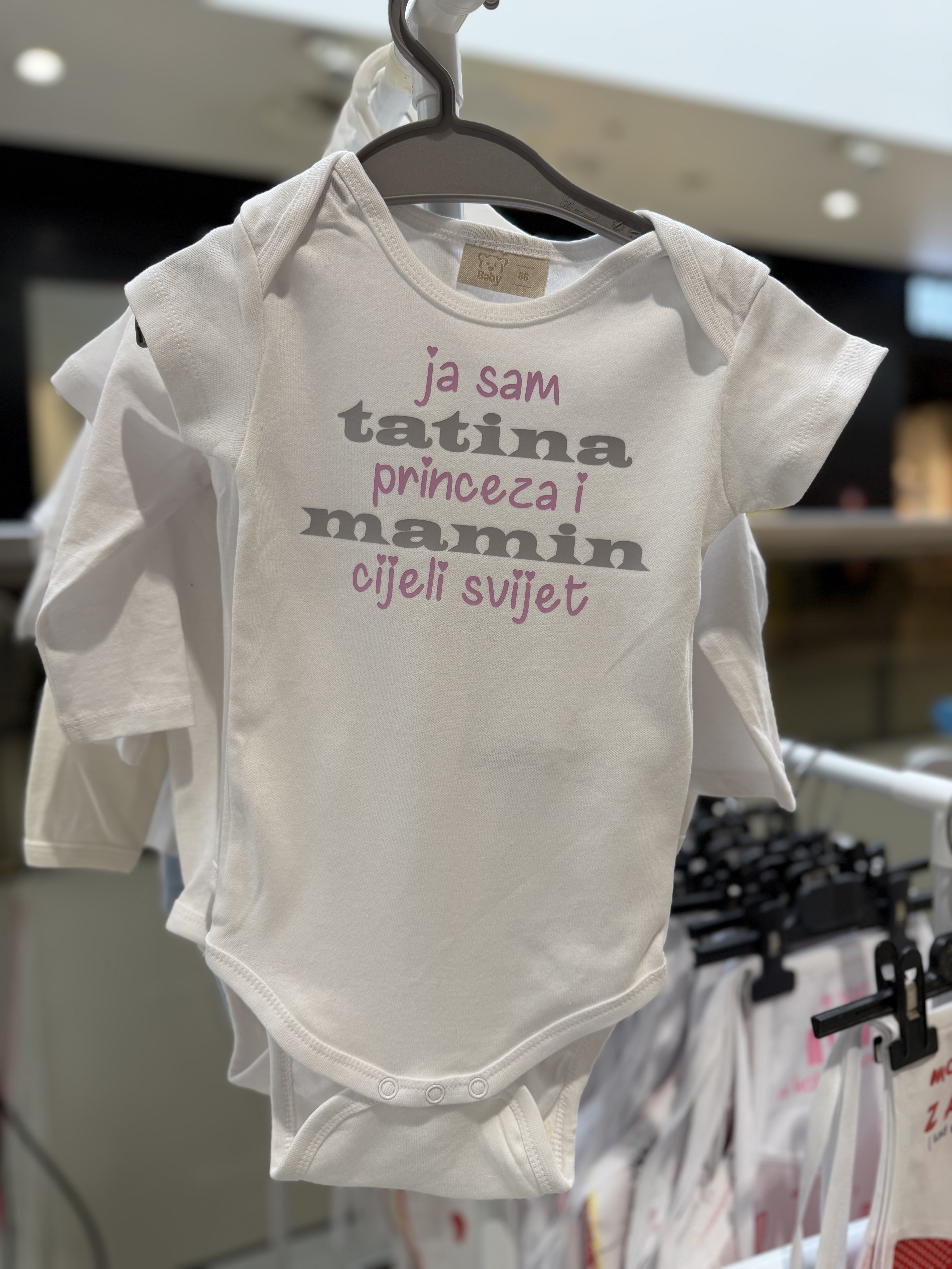 32e6f9f7 f022 4706 bfc8 2b60810f9af2